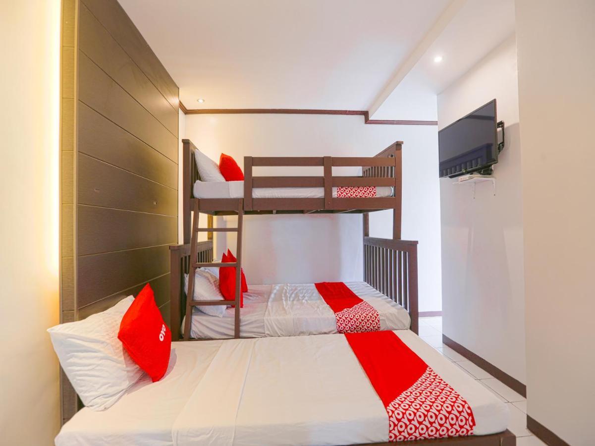 Oyo 759 Royal South Garden Suites Tagaytay City Extérieur photo