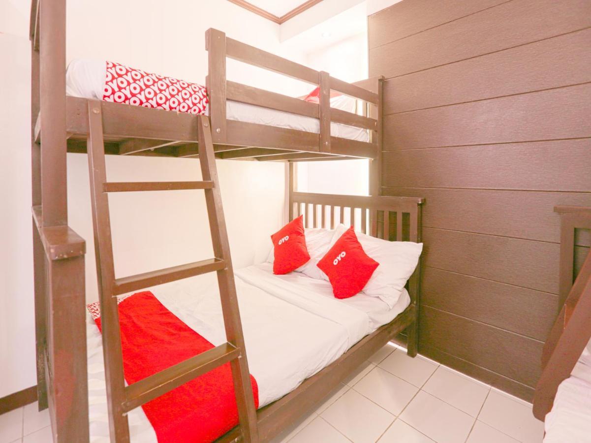 Oyo 759 Royal South Garden Suites Tagaytay City Extérieur photo