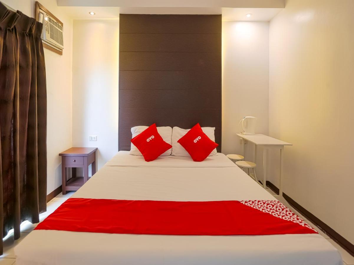 Oyo 759 Royal South Garden Suites Tagaytay City Extérieur photo