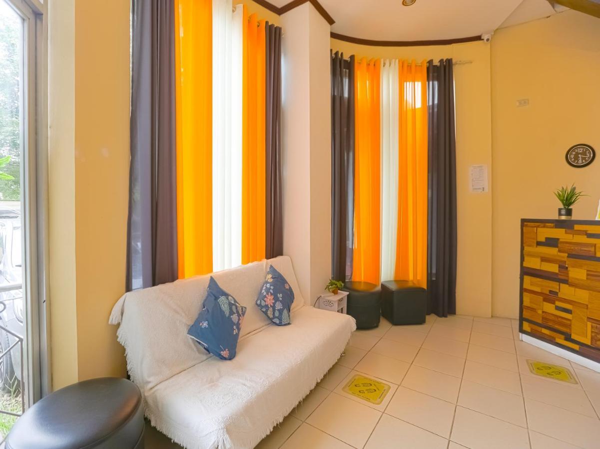 Oyo 759 Royal South Garden Suites Tagaytay City Extérieur photo