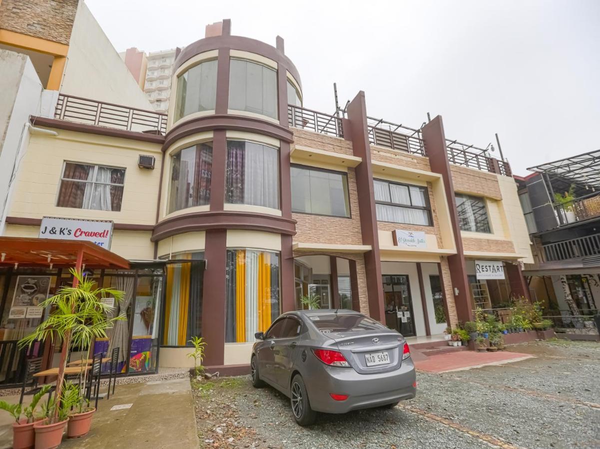 Oyo 759 Royal South Garden Suites Tagaytay City Extérieur photo