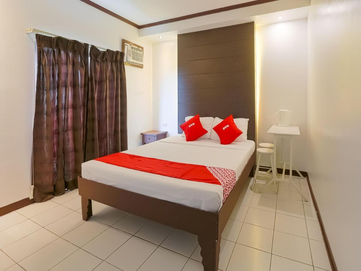 Oyo 759 Royal South Garden Suites Tagaytay City Extérieur photo
