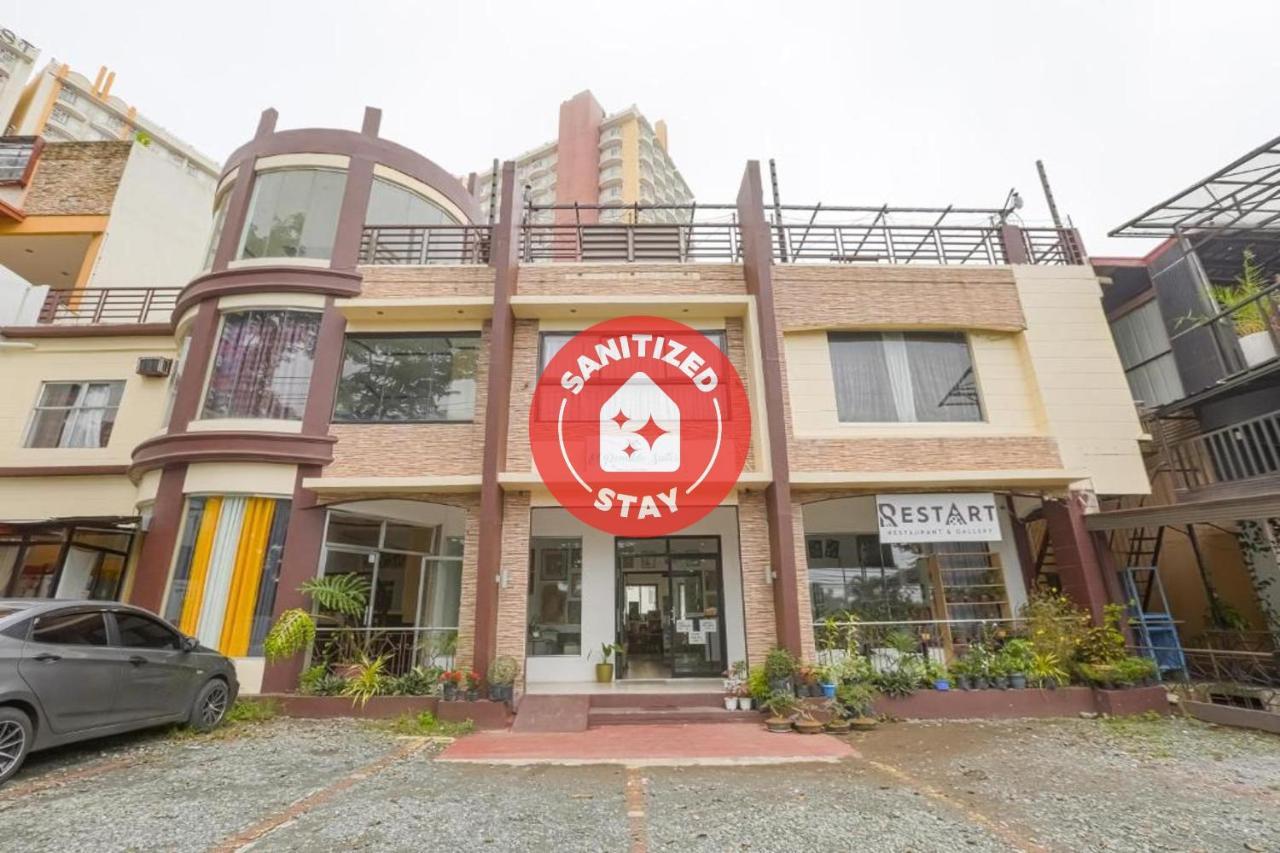 Oyo 759 Royal South Garden Suites Tagaytay City Extérieur photo